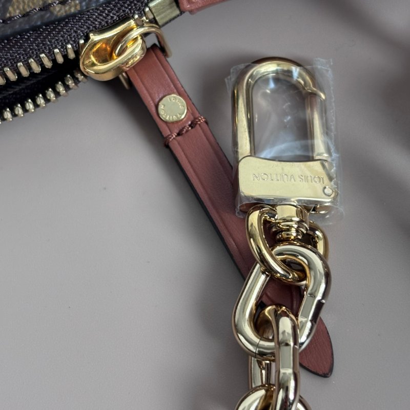 ::LOUIS VUITTON:: LV M46311 Loop Hobo 棕色 拚雙色月亮包 半月包 流浪包-9