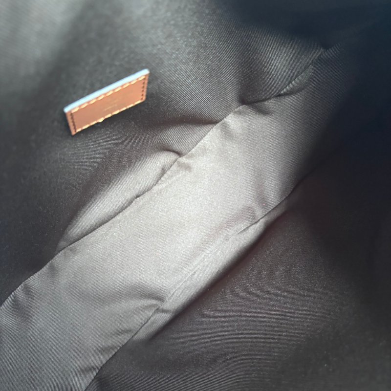 ::LOUIS VUITTON:: LV M46311 Loop Hobo 棕色 拚雙色月亮包 半月包 流浪包-14