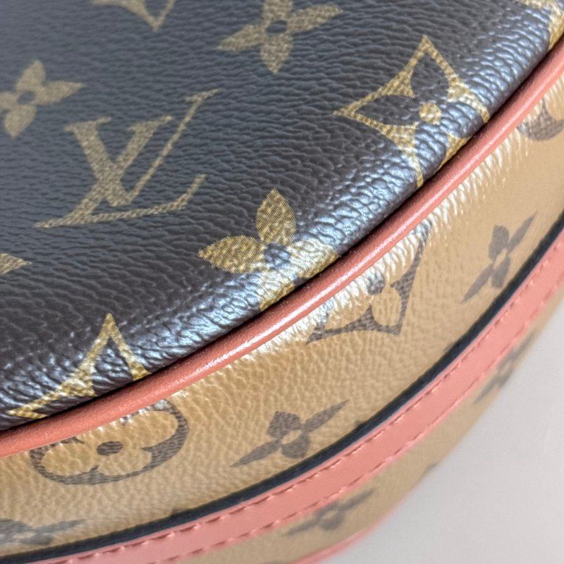 ::LOUIS VUITTON:: LV M46311 Loop Hobo 棕色 拚雙色月亮包 半月包 流浪包-25