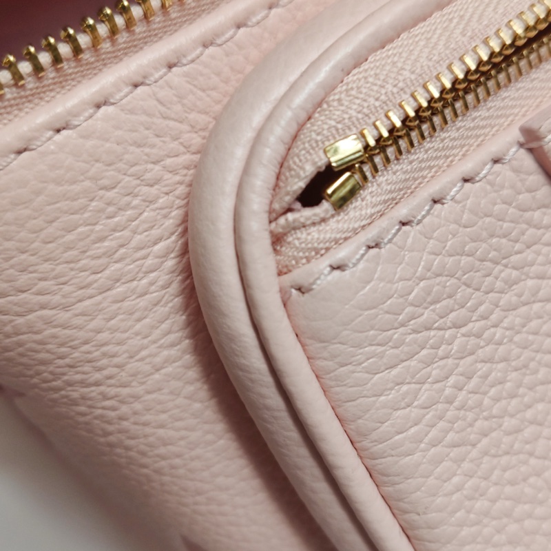 LV限定款漸變櫻花粉mini bumbag牛皮迷你腰包-11