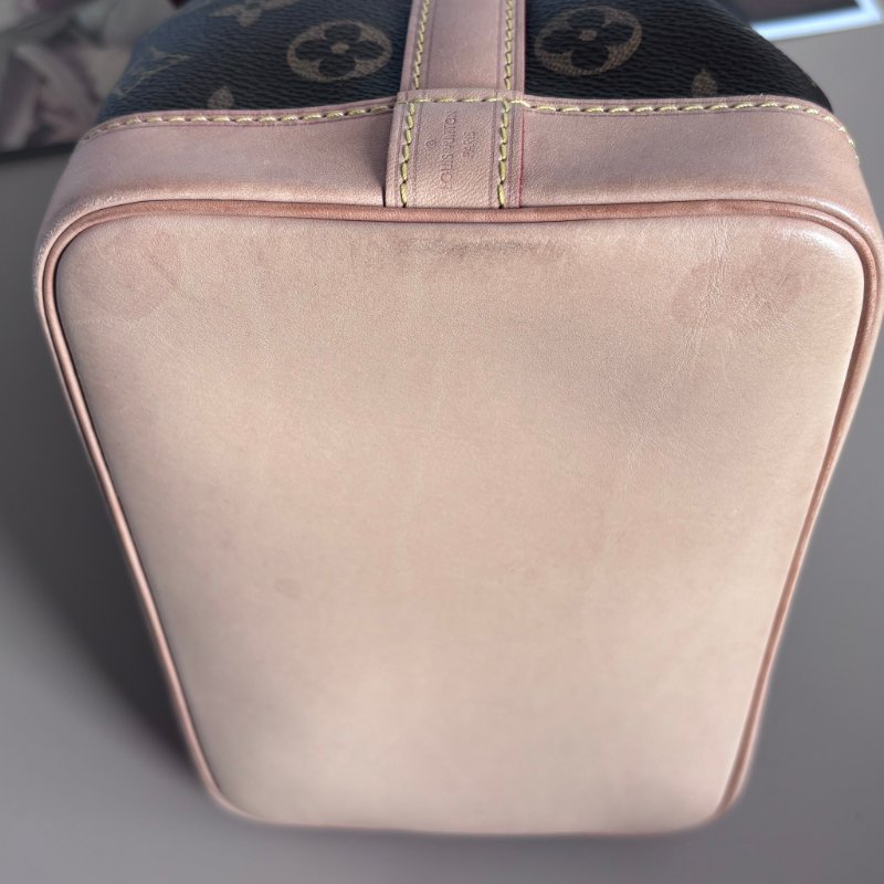 ::LOUIS VUITTON:: LV M46983 Noé BB 經典花紋水桶包 手提肩背斜背包-14