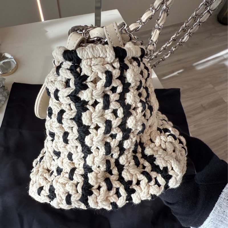 CHANEL 黑白編織郵差包cf-3