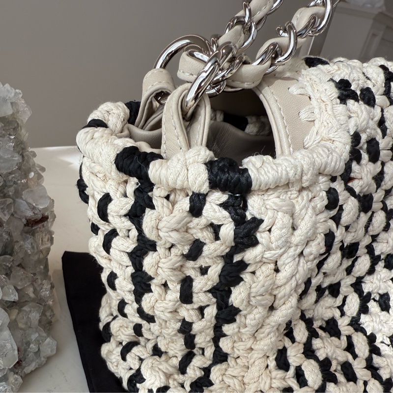 CHANEL 黑白編織郵差包cf-6