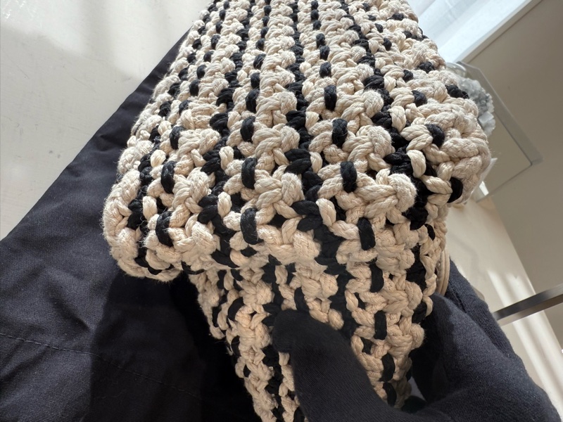 CHANEL 黑白編織郵差包cf-9