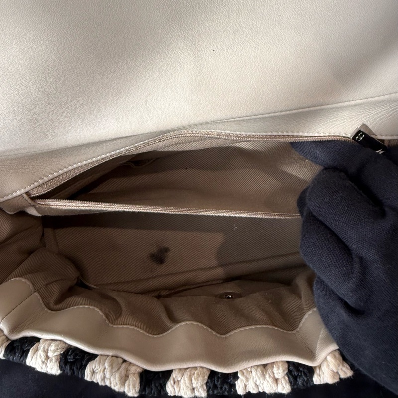 CHANEL 黑白編織郵差包cf-11