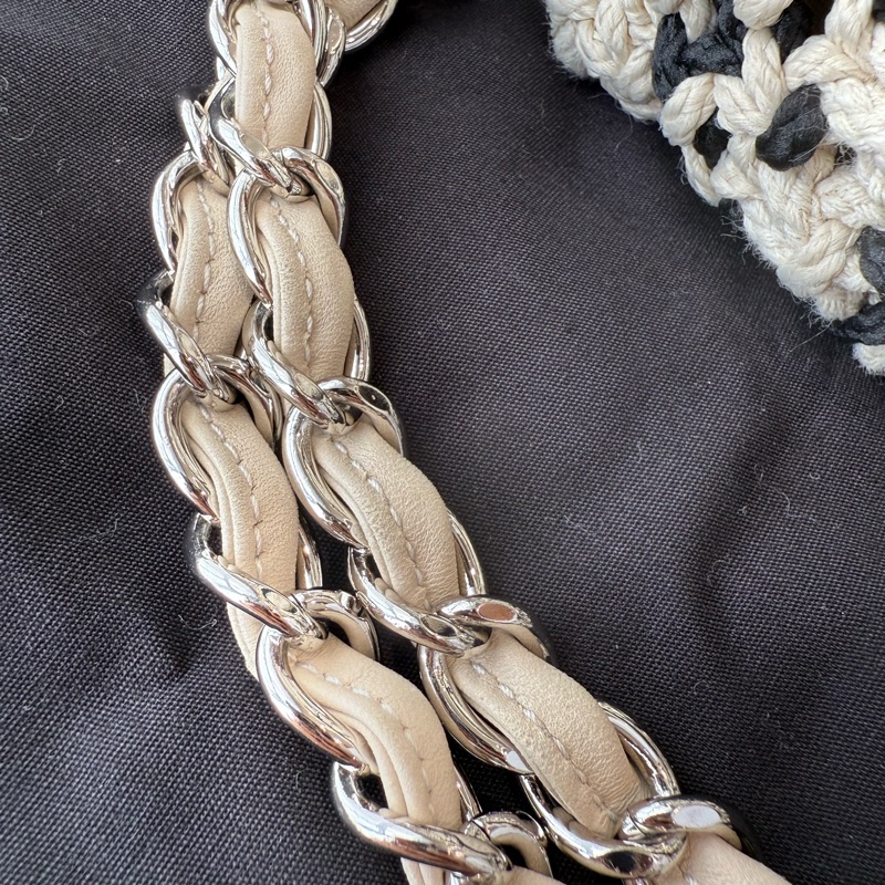 CHANEL 黑白編織郵差包cf-17