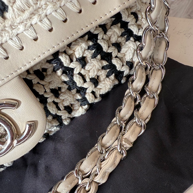 CHANEL 黑白編織郵差包cf-18