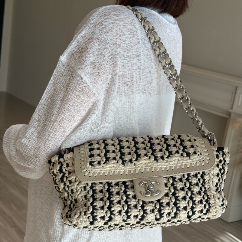CHANEL 黑白編織郵差包cf-21