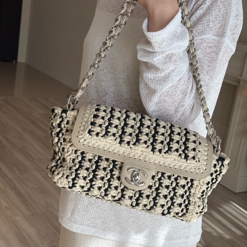 CHANEL 黑白編織郵差包cf-24