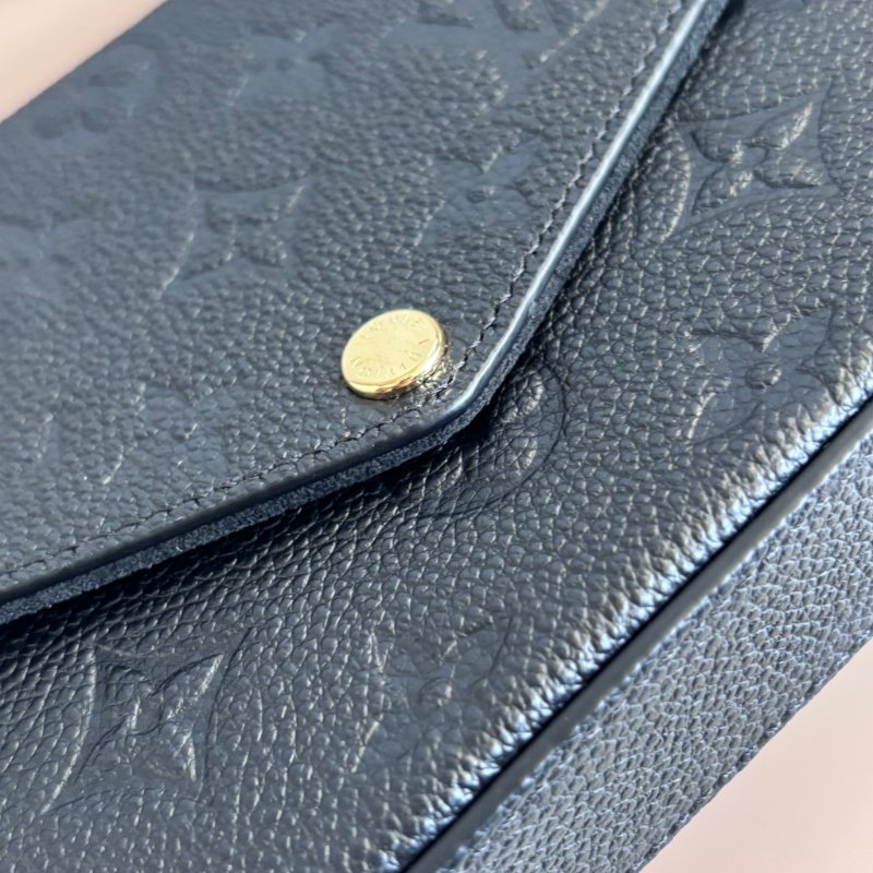 ::LOUIS VUITTON:: LV M82477 Félicie Pochette 黑色牛皮壓花紋 WOC三合一 金鏈斜背包-9