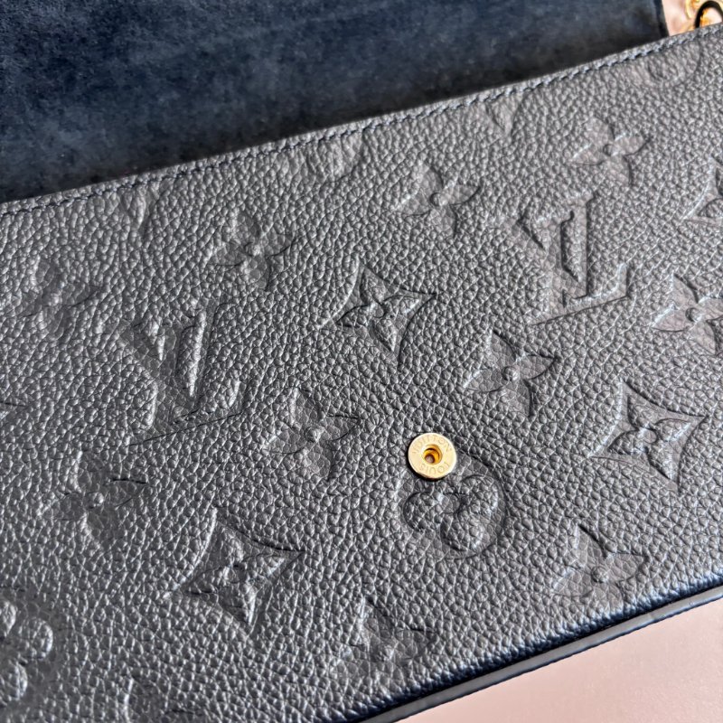 ::LOUIS VUITTON:: LV M82477 Félicie Pochette 黑色牛皮壓花紋 WOC三合一 金鏈斜背包-15