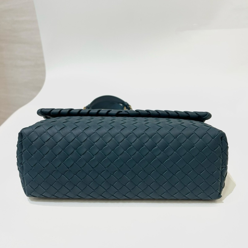 BV 藏藍羊皮編織霧金釦下蓋磁釦肩斜背包-4