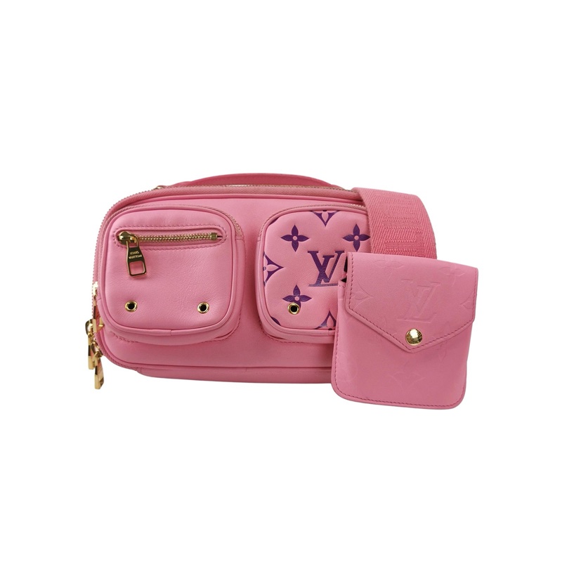 LV路易威登 Utility Crossbody 粉色皮革老花壓紋炸藥包相機包～晶片款-0