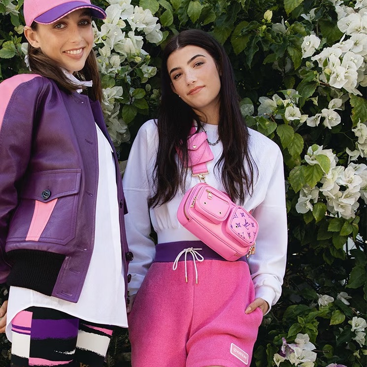 LV路易威登 Utility Crossbody 粉色皮革老花壓紋炸藥包相機包～晶片款-3