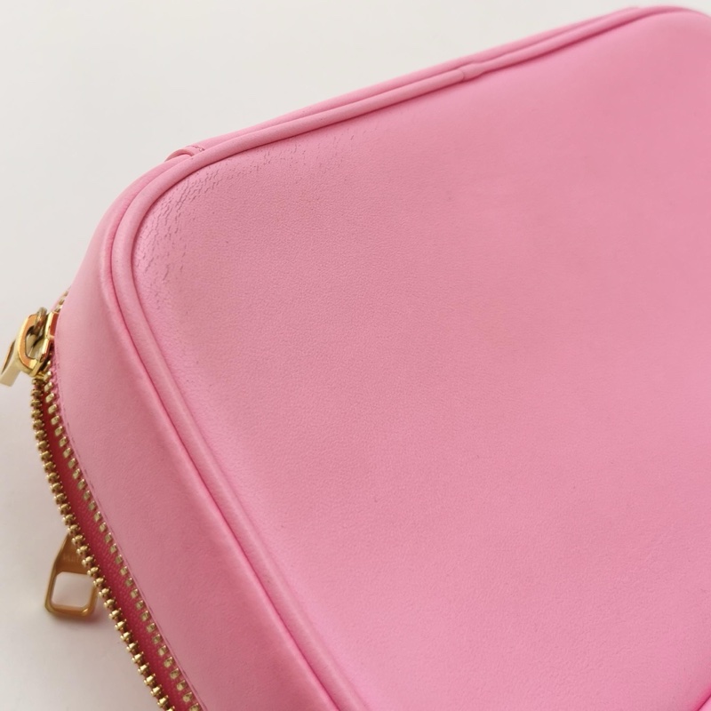 LV路易威登 Utility Crossbody 粉色皮革老花壓紋炸藥包相機包～晶片款-6