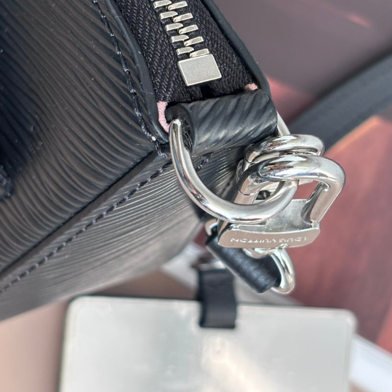 ::LOUIS VUITTON:: LV M20998 Marellini 黑色Epi牛皮二合一小斜背包-13