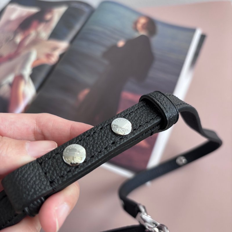 ::LOUIS VUITTON:: LV M20998 Marellini 黑色Epi牛皮二合一小斜背包-14