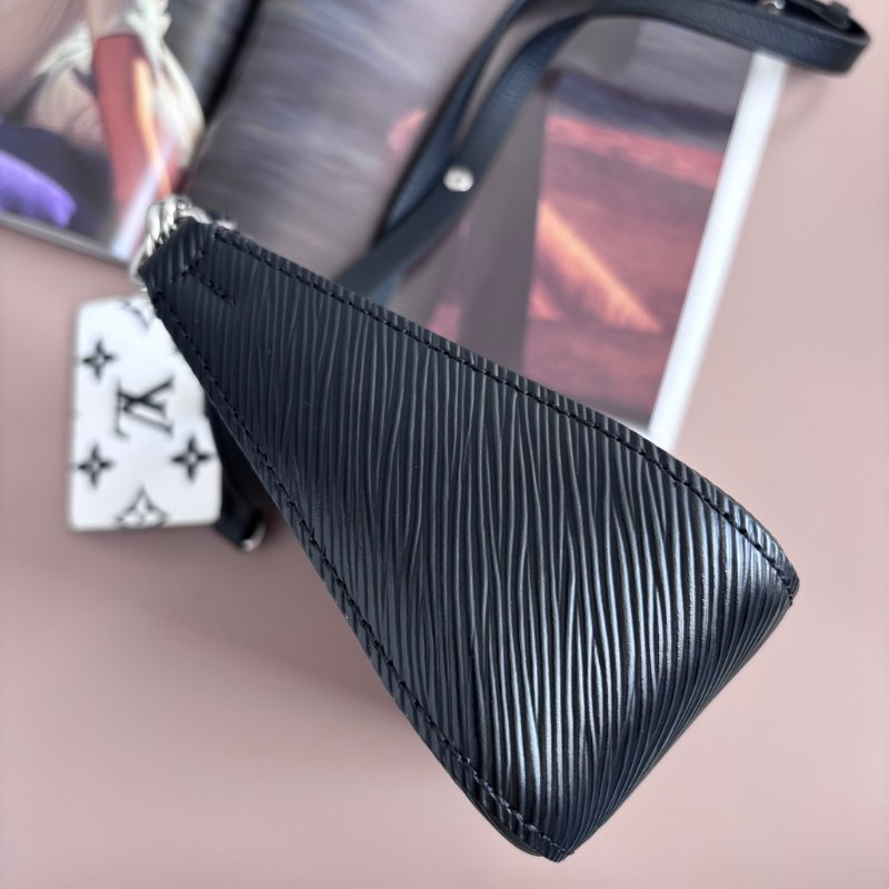 ::LOUIS VUITTON:: LV M20998 Marellini 黑色Epi牛皮二合一小斜背包-19