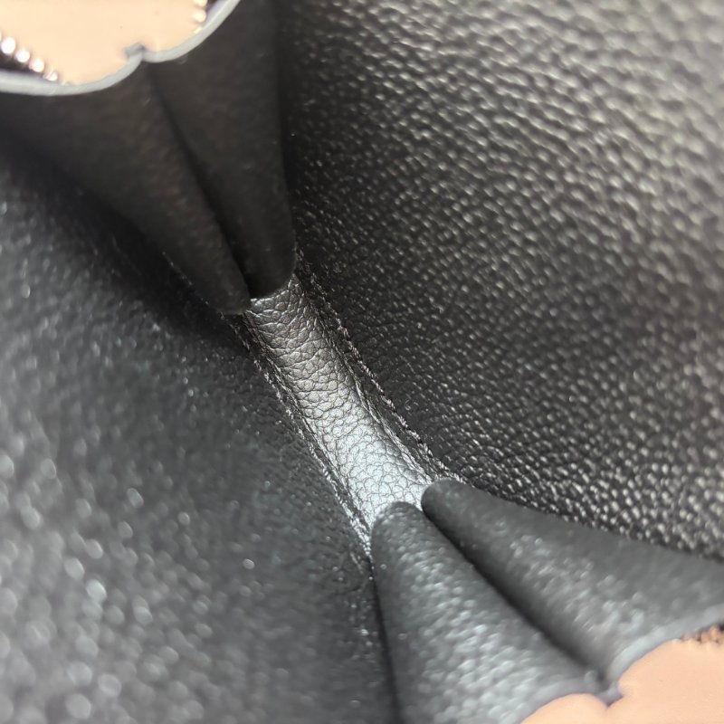 ::LOUIS VUITTON:: LV M20998 Marellini 黑色Epi牛皮二合一小斜背包-28