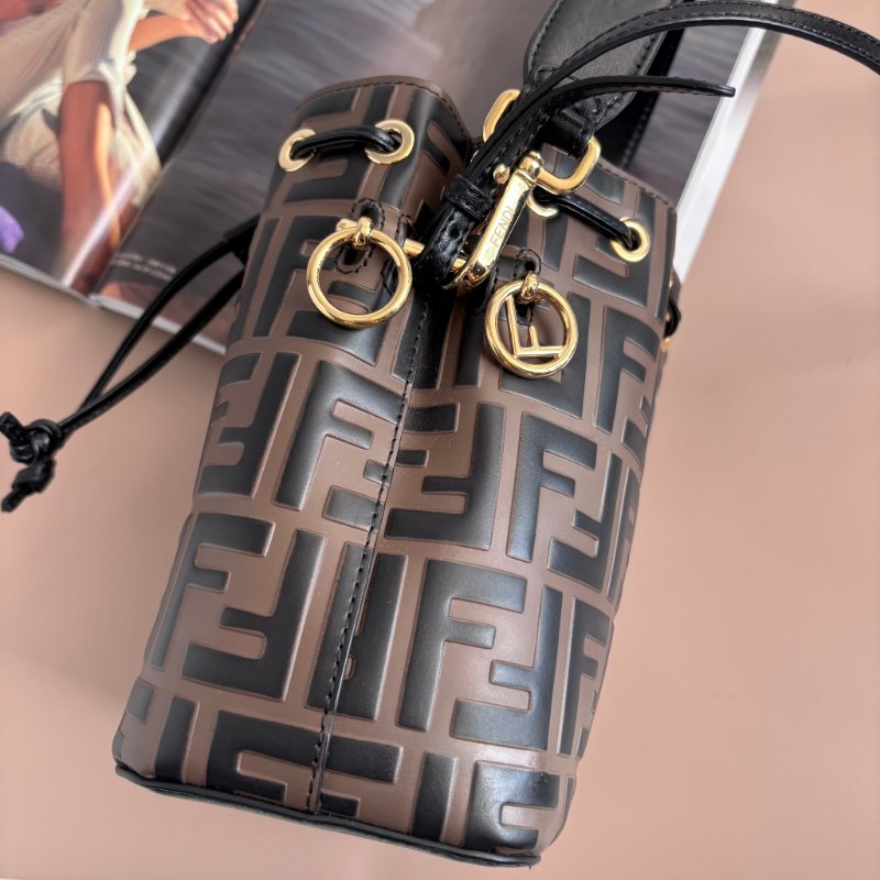 ::FENDI:: 經典滿版花紋 Mon Tresor 壓印LOGO 水桶包 手提包 斜背包-1