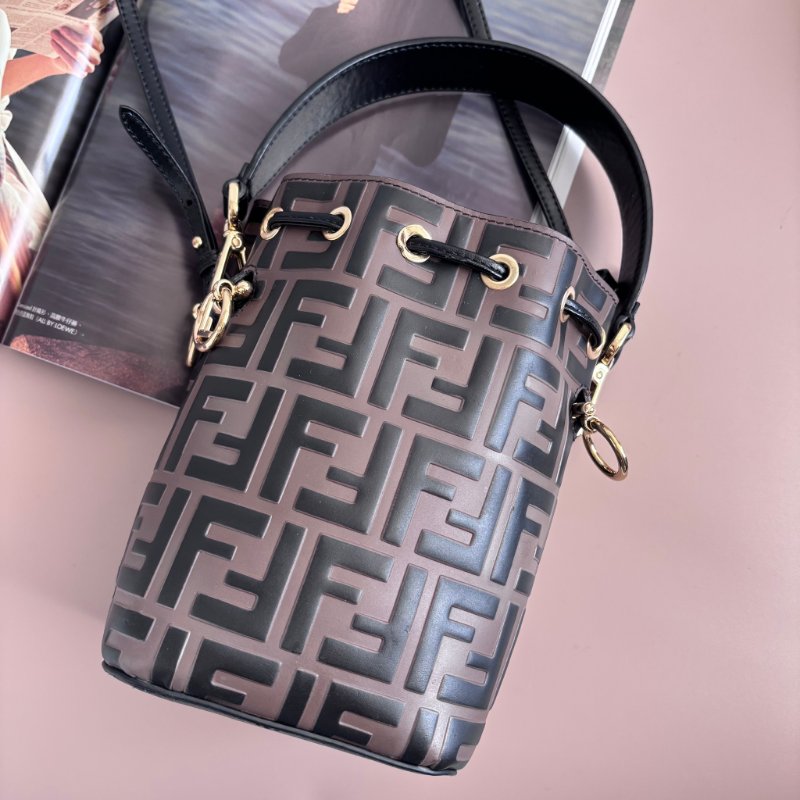 ::FENDI:: 經典滿版花紋 Mon Tresor 壓印LOGO 水桶包 手提包 斜背包-3