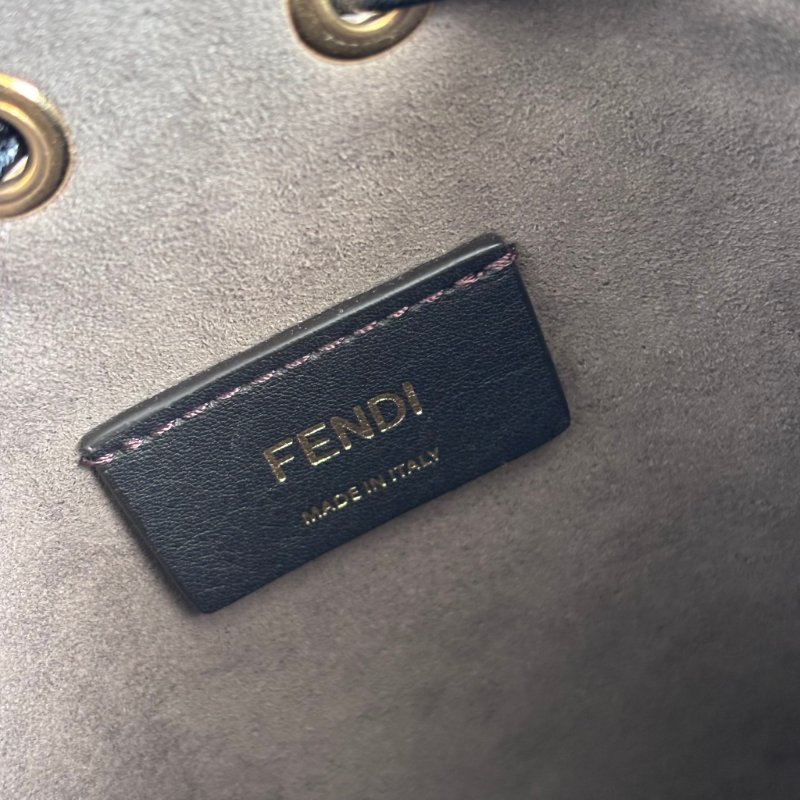 ::FENDI:: 經典滿版花紋 Mon Tresor 壓印LOGO 水桶包 手提包 斜背包-19