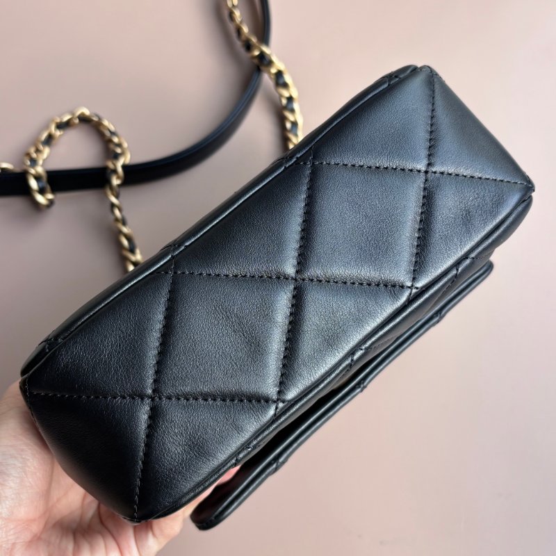::CHANEL:: AS4274 黑色菱格紋小牛皮金色環扣提把金鍊口蓋斜背包18公分-3