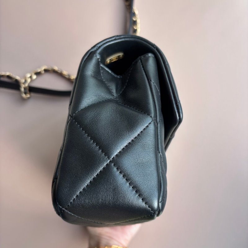 ::CHANEL:: AS4274 黑色菱格紋小牛皮金色環扣提把金鍊口蓋斜背包18公分-4