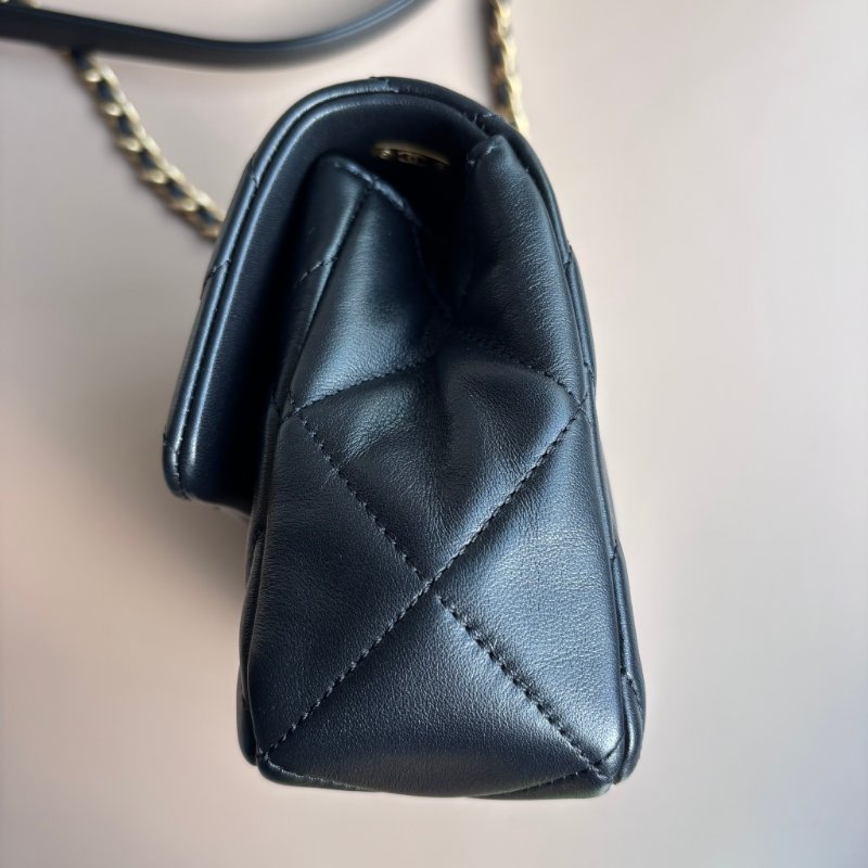 ::CHANEL:: AS4274 黑色菱格紋小牛皮金色環扣提把金鍊口蓋斜背包18公分-5