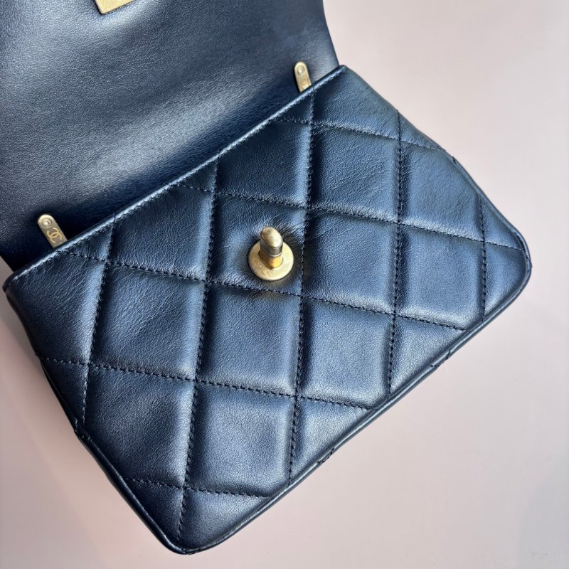 ::CHANEL:: AS4274 黑色菱格紋小牛皮金色環扣提把金鍊口蓋斜背包18公分-6