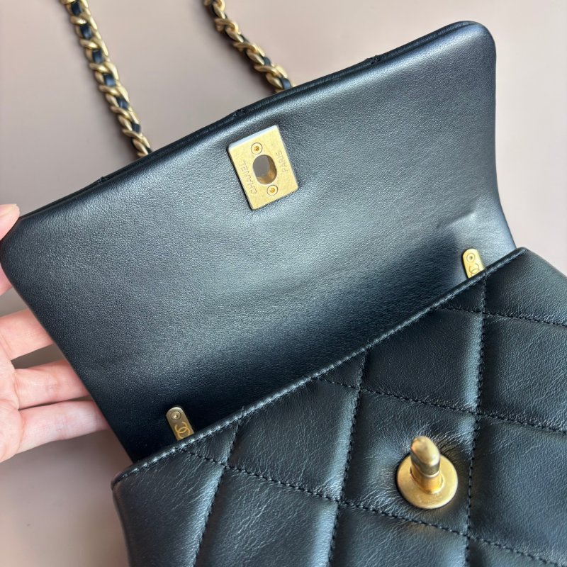 ::CHANEL:: AS4274 黑色菱格紋小牛皮金色環扣提把金鍊口蓋斜背包18公分-7
