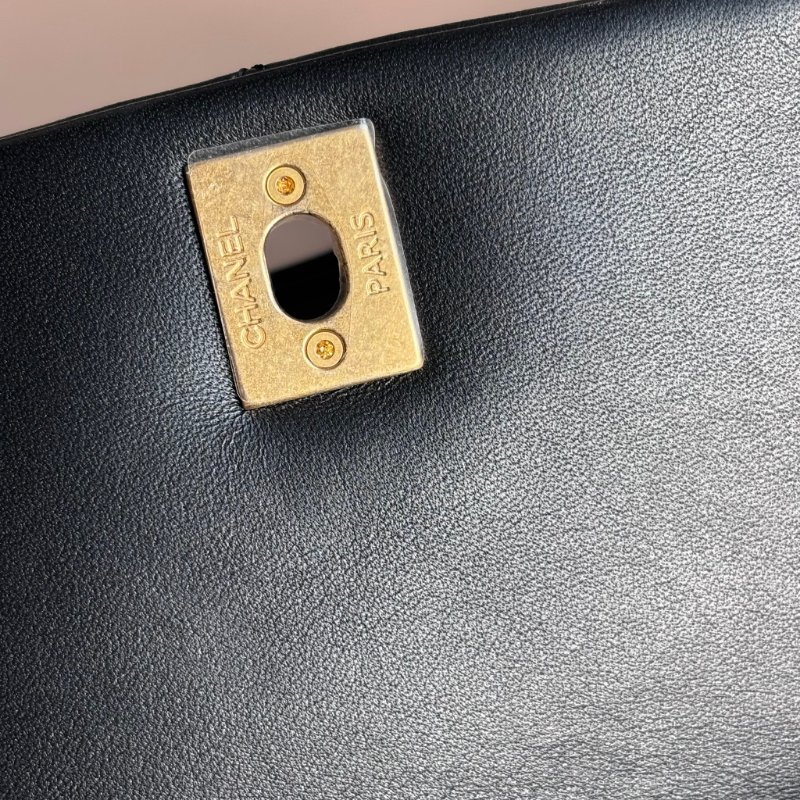 ::CHANEL:: AS4274 黑色菱格紋小牛皮金色環扣提把金鍊口蓋斜背包18公分-9