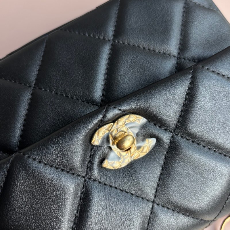 ::CHANEL:: AS4274 黑色菱格紋小牛皮金色環扣提把金鍊口蓋斜背包18公分-10