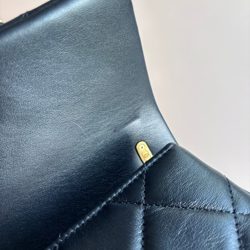 ::CHANEL:: AS4274 黑色菱格紋小牛皮金色環扣提把金鍊口蓋斜背包18公分-13