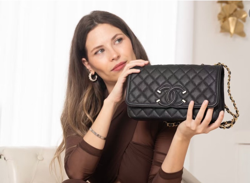 CHANEL/香奈兒 Filigree 鏈條包黑金,23開尺寸:26*7*15cm-3