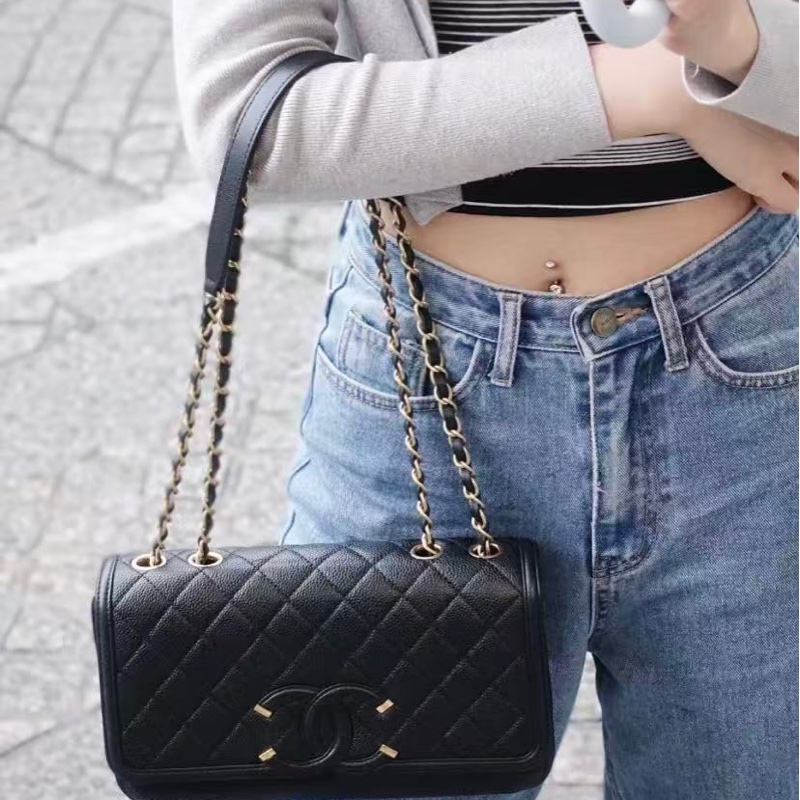 CHANEL/香奈兒 Filigree 鏈條包黑金,23開尺寸:26*7*15cm-4