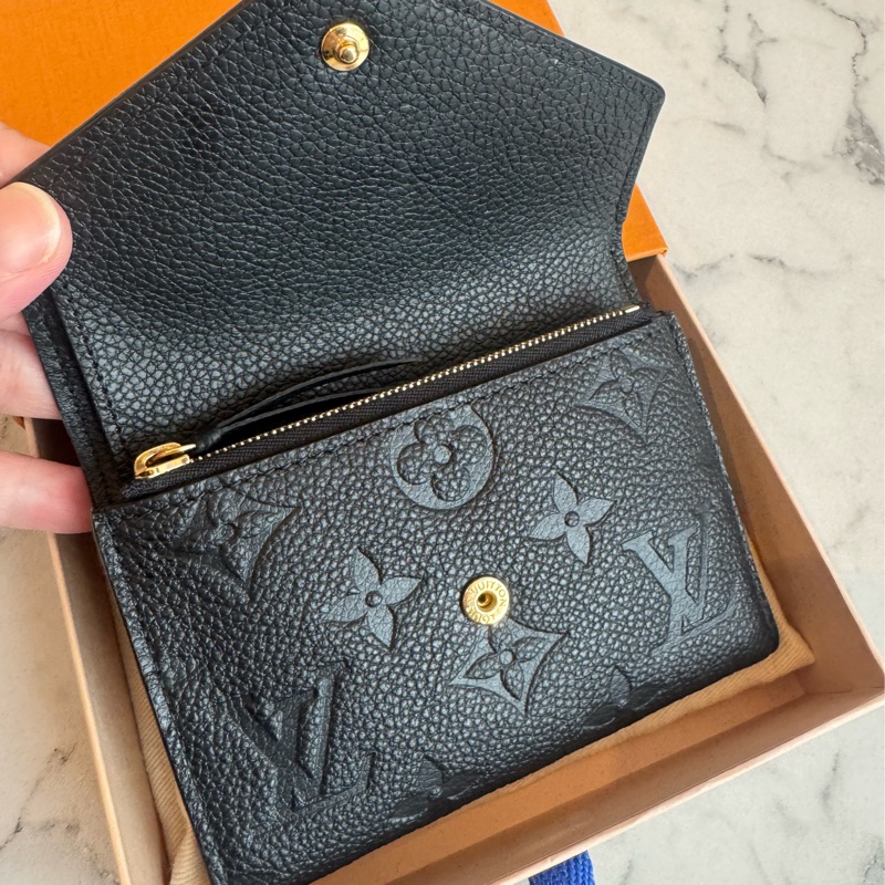 Lv 黑壓紋三折短夾-5