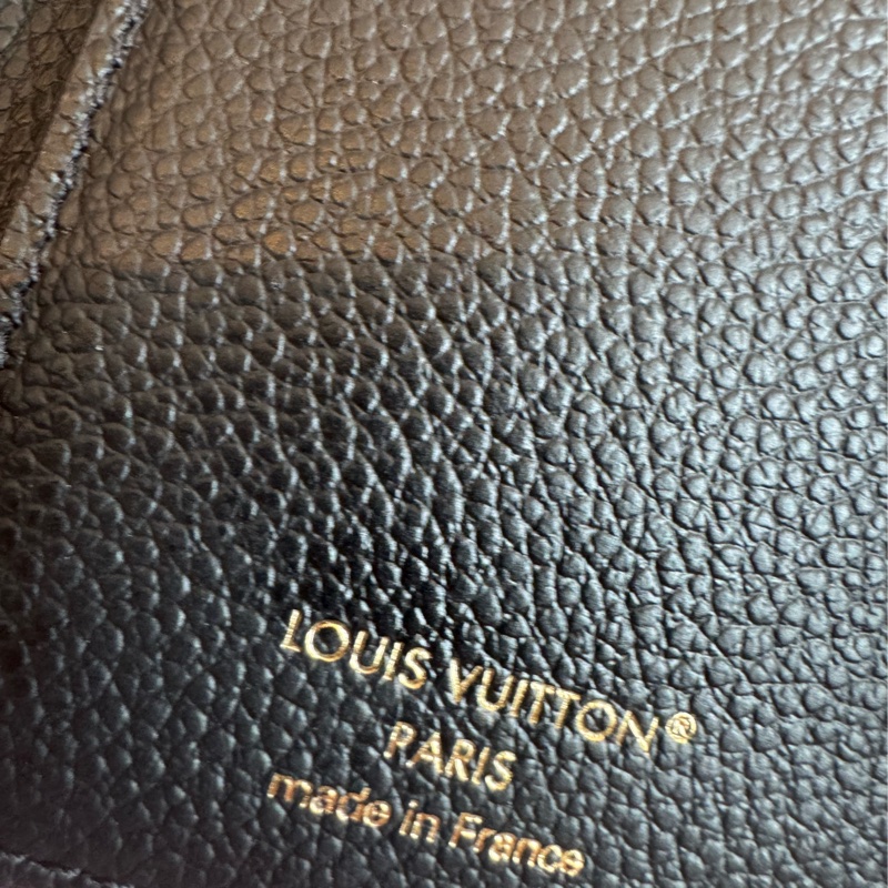 Lv 黑壓紋三折短夾-7