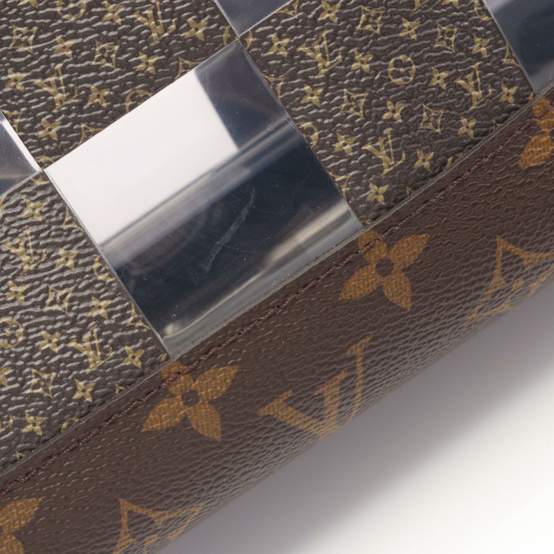 LOUIS VUITTON 直立式手拿包 M81588 Monogram Chess 帆布棕色二手 LV-6