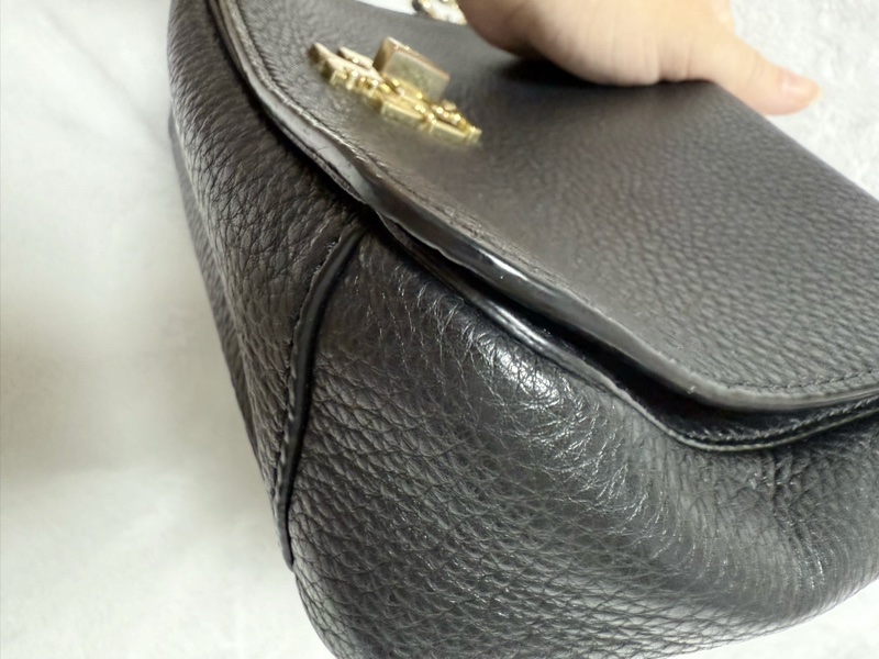 ❤️尋找愛它的主人❤️Tory Burch黑金旋轉扣鏈條斜背包 肩背包 woc-13