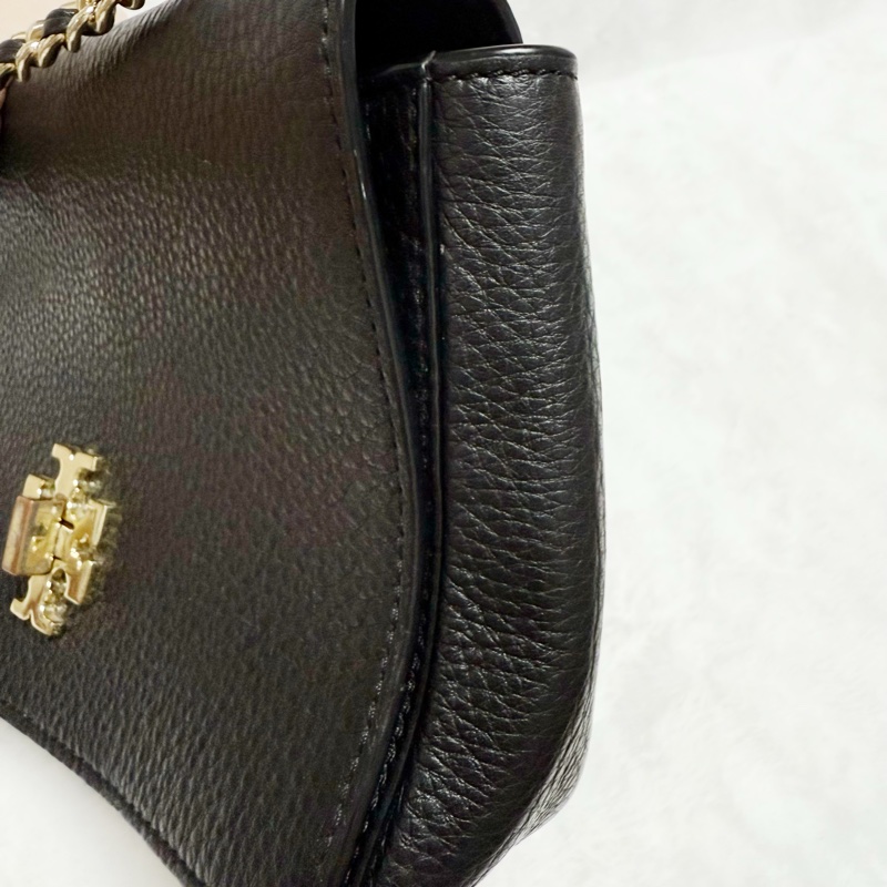 ❤️尋找愛它的主人❤️Tory Burch黑金旋轉扣鏈條斜背包 肩背包 woc-33