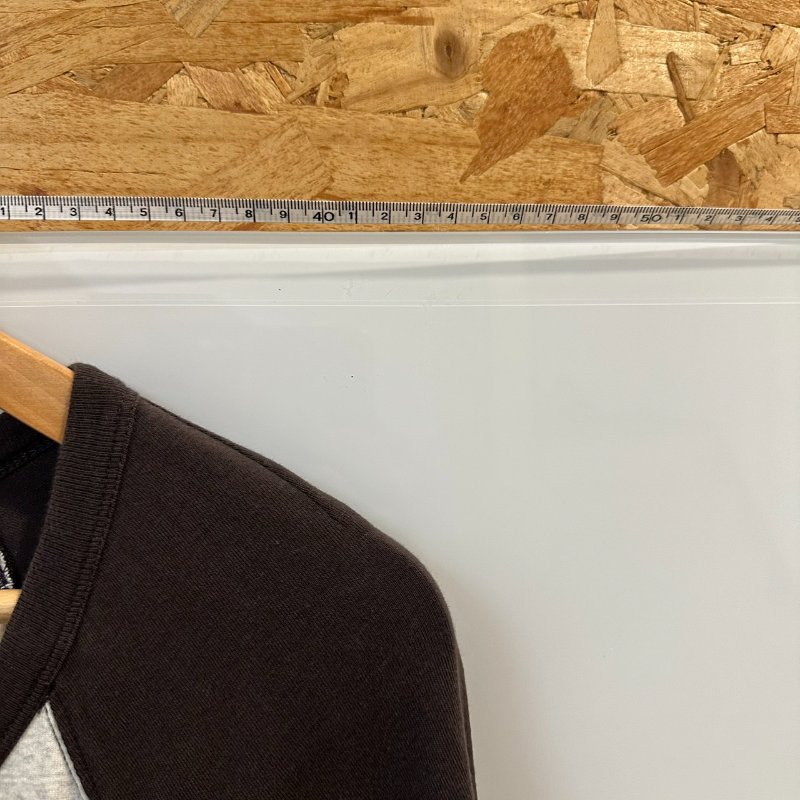 【美收精品】BURBERRY 茶灰色長袖上衣 4-186【隔月月中將轉賣至日本 上架期限30天】-9