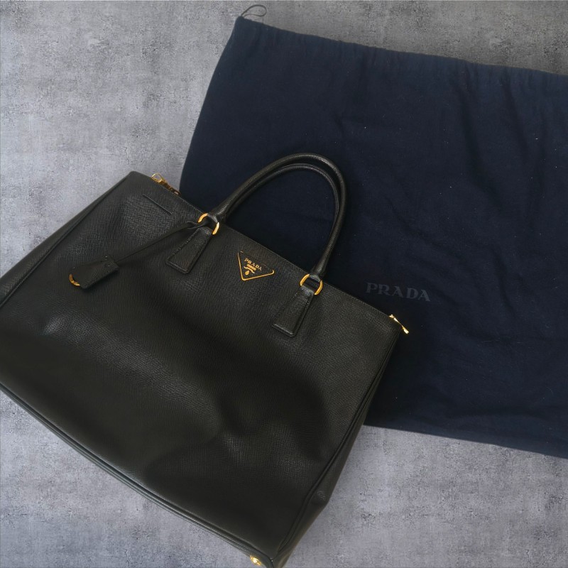 來囉‼️來囉‼️雙11優惠上車囉🚒超狂降價只到11/11🎁㊣✨PRADA✨(附防塵袋)普拉達 黑色 防刮 皮革 商務 手提包 公事包 文件包 電腦包 /二手包/二手精品🌳二手樹屋🌳-1