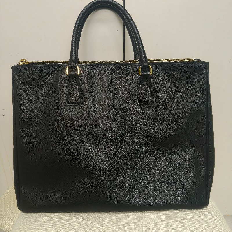 來囉‼️來囉‼️雙11優惠上車囉🚒超狂降價只到11/11🎁㊣✨PRADA✨(附防塵袋)普拉達 黑色 防刮 皮革 商務 手提包 公事包 文件包 電腦包 /二手包/二手精品🌳二手樹屋🌳-4