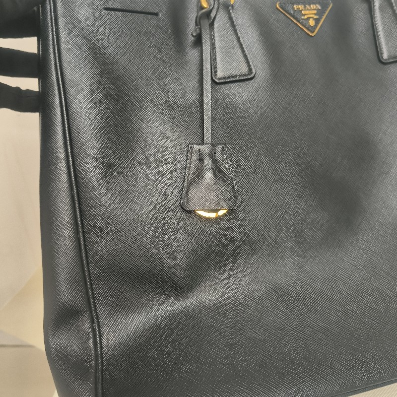 來囉‼️來囉‼️雙11優惠上車囉🚒超狂降價只到11/11🎁㊣✨PRADA✨(附防塵袋)普拉達 黑色 防刮 皮革 商務 手提包 公事包 文件包 電腦包 /二手包/二手精品🌳二手樹屋🌳-27