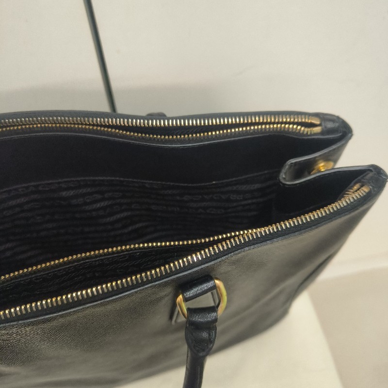 來囉‼️來囉‼️雙11優惠上車囉🚒超狂降價只到11/11🎁㊣✨PRADA✨(附防塵袋)普拉達 黑色 防刮 皮革 商務 手提包 公事包 文件包 電腦包 /二手包/二手精品🌳二手樹屋🌳-45