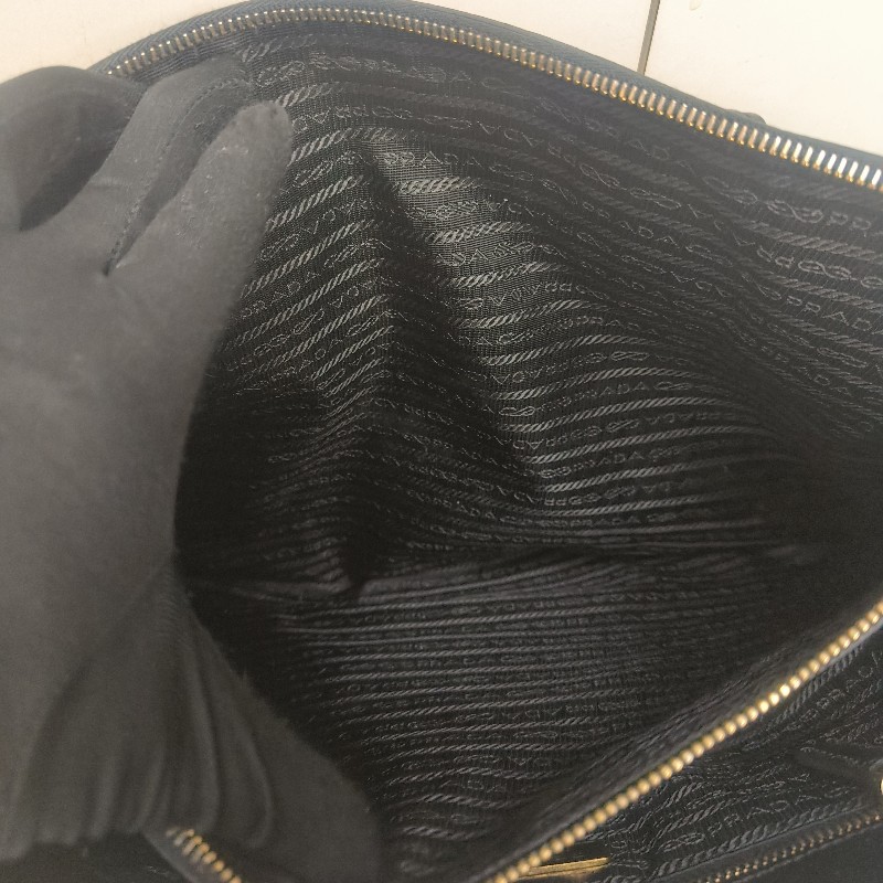 來囉‼️來囉‼️雙11優惠上車囉🚒超狂降價只到11/11🎁㊣✨PRADA✨(附防塵袋)普拉達 黑色 防刮 皮革 商務 手提包 公事包 文件包 電腦包 /二手包/二手精品🌳二手樹屋🌳-48