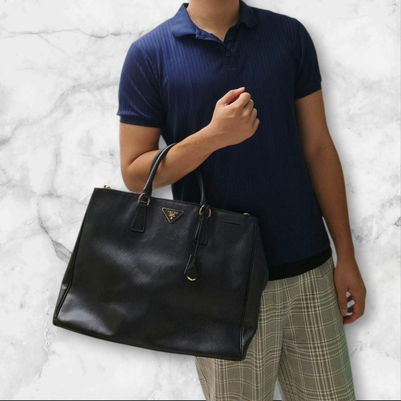 來囉‼️來囉‼️雙11優惠上車囉🚒超狂降價只到11/11🎁㊣✨PRADA✨(附防塵袋)普拉達 黑色 防刮 皮革 商務 手提包 公事包 文件包 電腦包 /二手包/二手精品🌳二手樹屋🌳-59