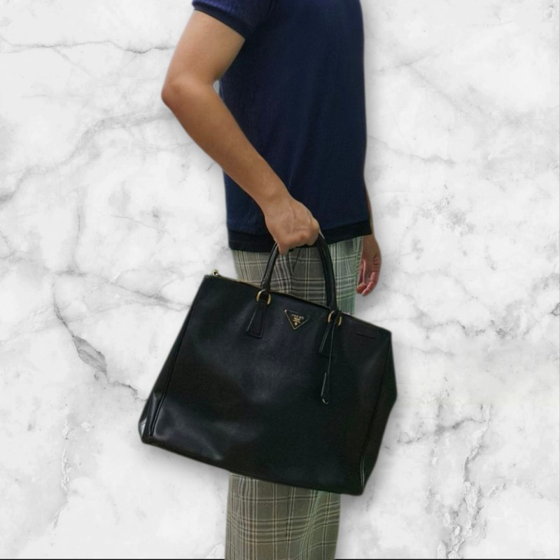 來囉‼️來囉‼️雙11優惠上車囉🚒超狂降價只到11/11🎁㊣✨PRADA✨(附防塵袋)普拉達 黑色 防刮 皮革 商務 手提包 公事包 文件包 電腦包 /二手包/二手精品🌳二手樹屋🌳-60