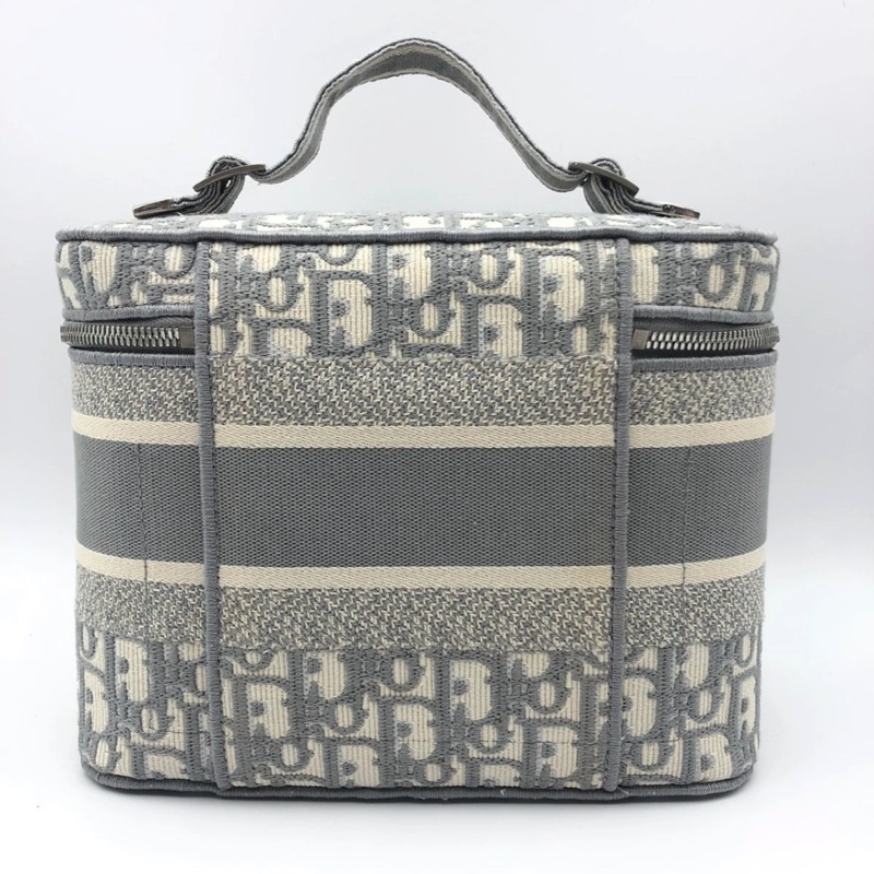 DIOR/迪奧灰色刺繡化妝盒子包，成色95新，尺寸24*14*18CM，拉鍊開合，包身空間大-1